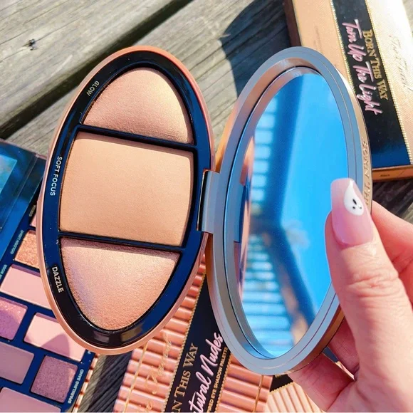 NEW Too Faced Born This Way Eyeshadow Pallete - Picture 4 of 12